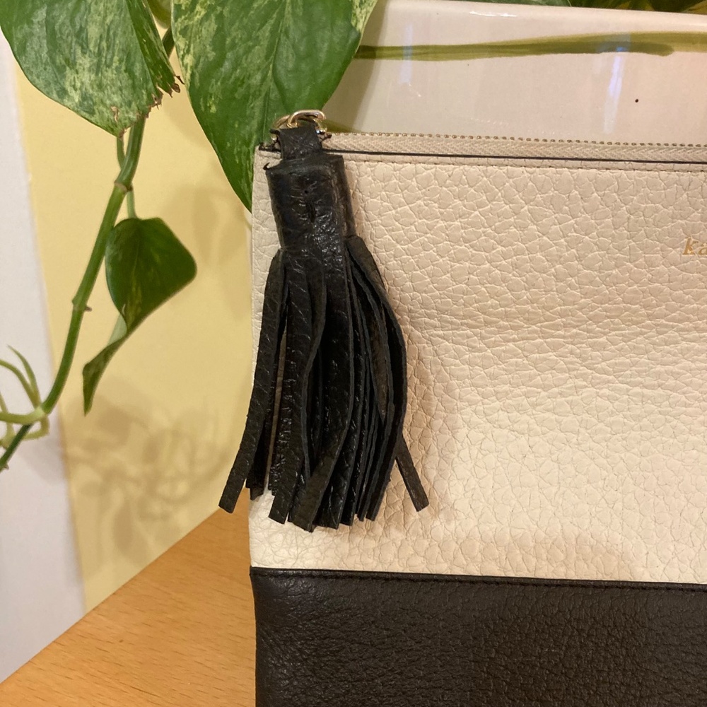 Kate Spade New York Southport Avenue Gia Clutch Purse Pebbled Leather EUC - Picture 6 of 12